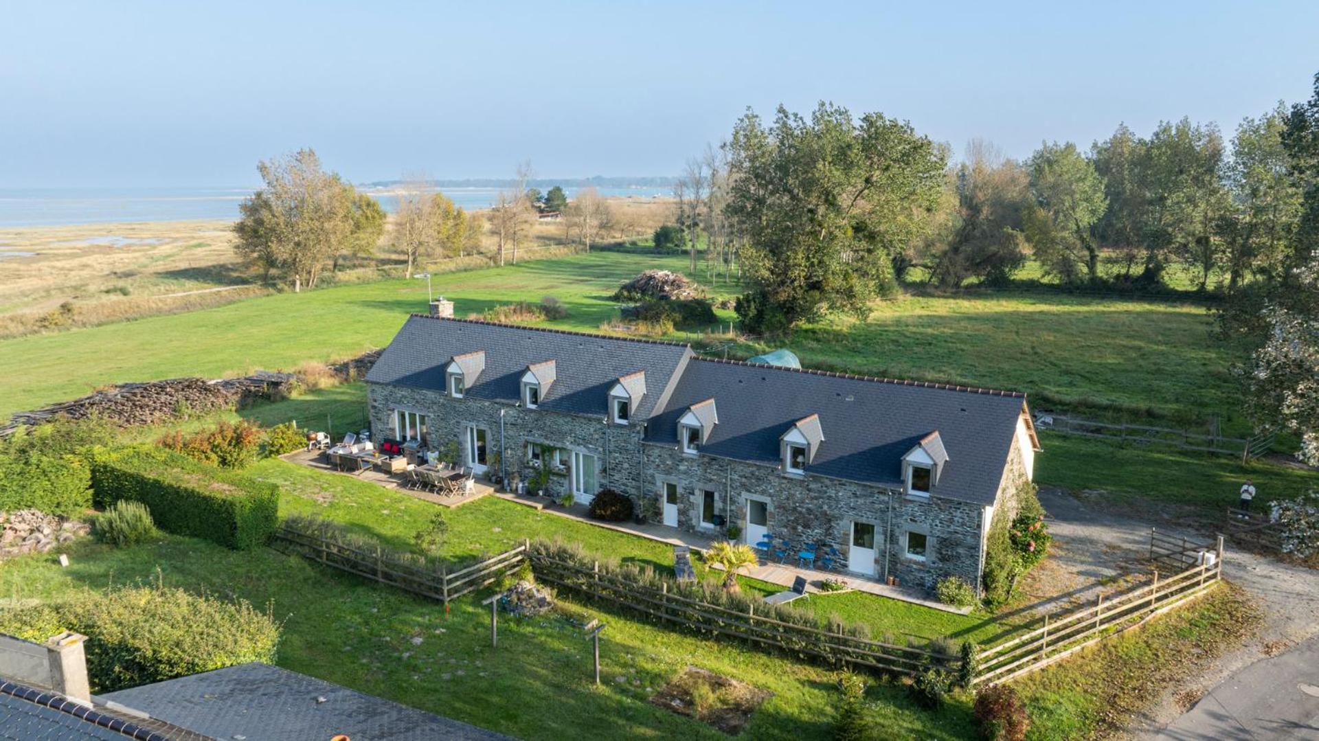 Le Bout Du Monde Bed and Breakfast Bricqueville-sur-Mer Eksteriør billede