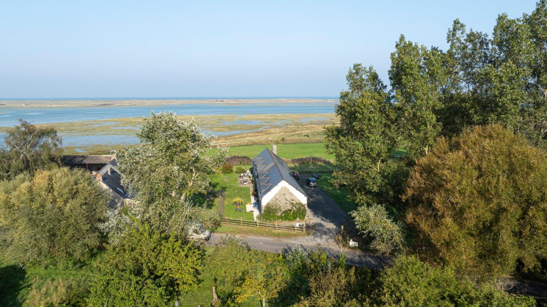 Le Bout Du Monde Bed and Breakfast Bricqueville-sur-Mer Eksteriør billede
